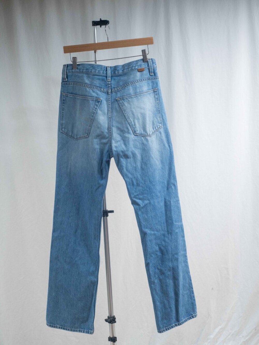 Jamie Haller The Crease Jean in Worn Indigo - Picture 4 of 11